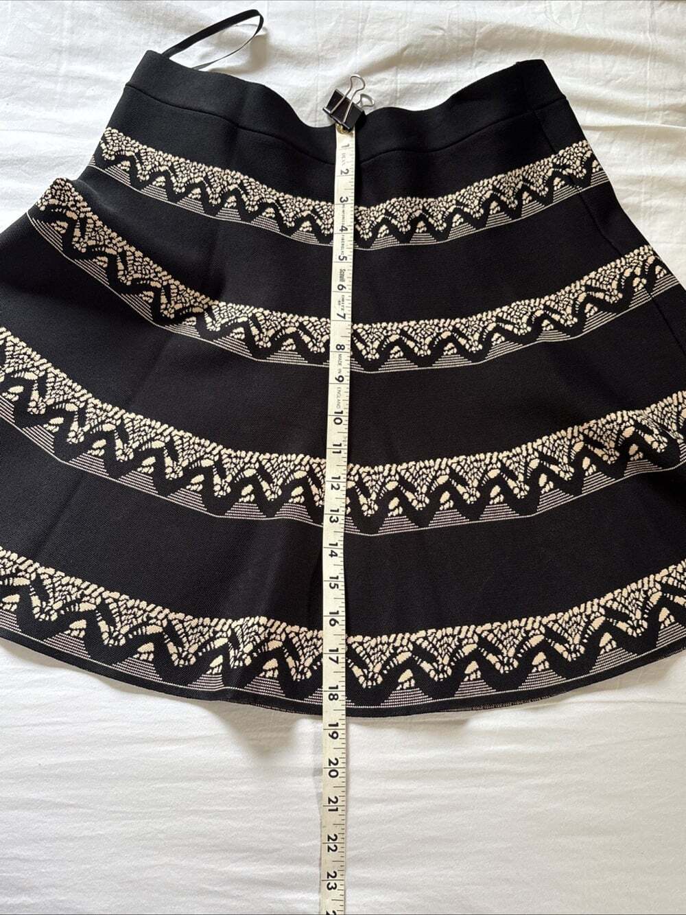 BCBGMaxAzria Alisse Knit Flare Mini Skirt Women Sz L Black Beige Thick Stretch - Picture 8 of 14
